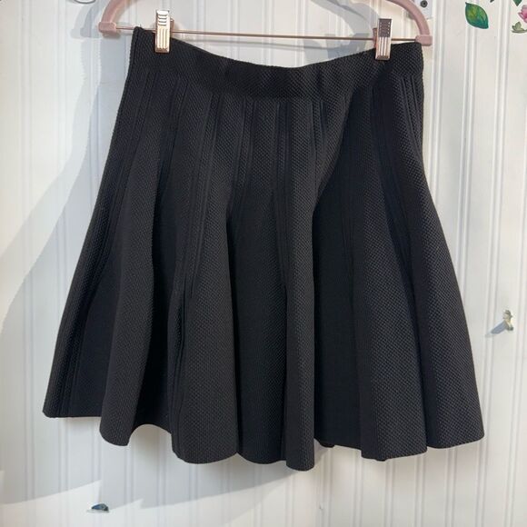 Line Elegant Black Skirt Sz M - Picture 3 of 4
